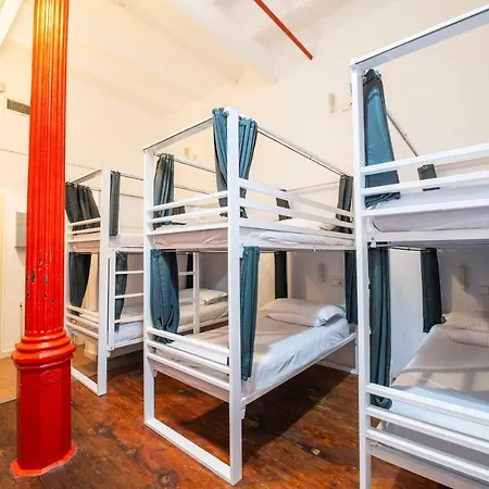 Safestay Gothic Hostal *