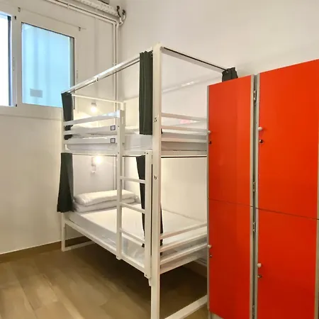 Safestay Gothic Hostel *