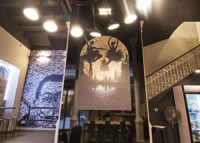 Safestay Gothic Hostel *