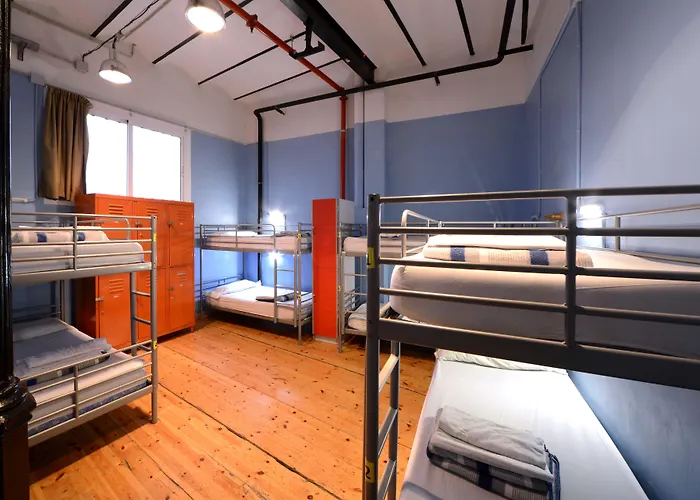 Safestay Gothic Hostel *