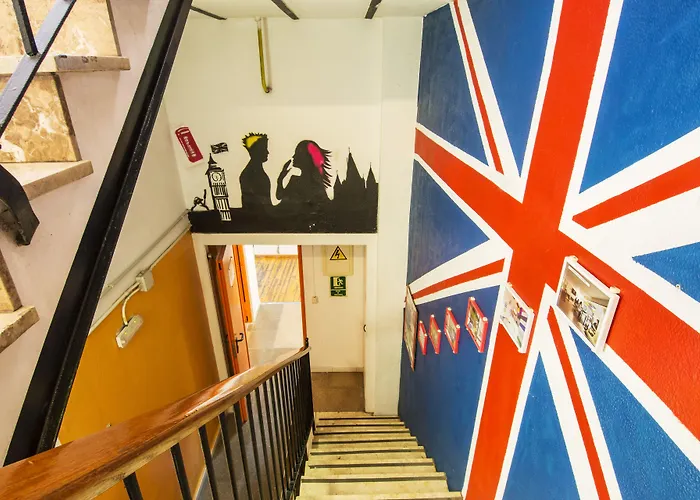 Safestay Gothic Hostel *