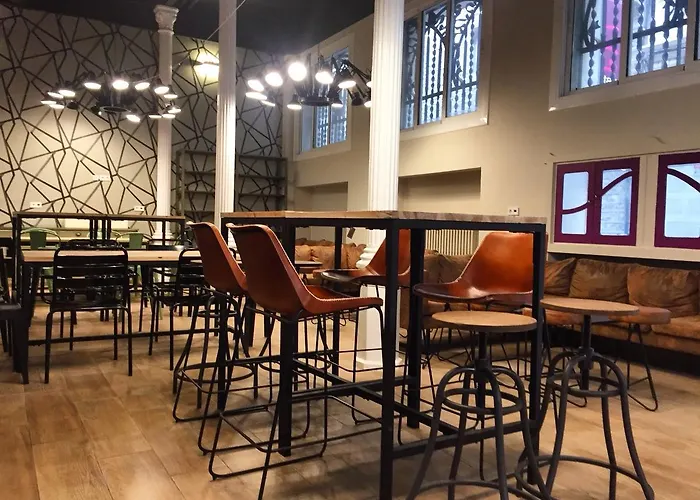 Safestay Gothic Hostel *