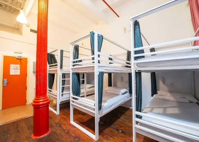 Safestay Gothic Hostel *