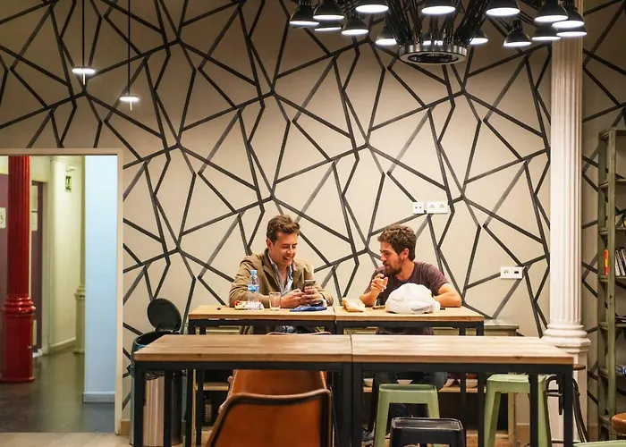 Safestay Gothic Hostel *