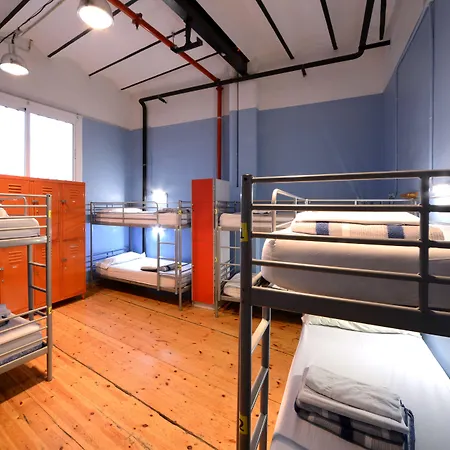 Safestay Gothic Hostel *